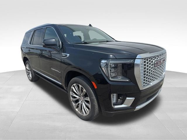 Used 2021 GMC Yukon Denali w/ Denali Premium Package AWD/4WD image 4