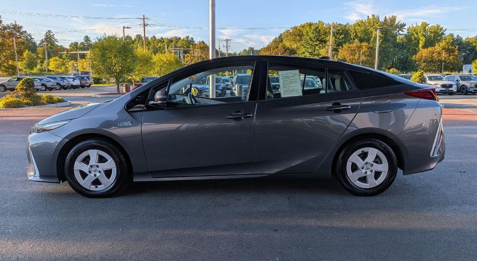 Used 2018 Toyota Prius Prime Premium FWD image 6