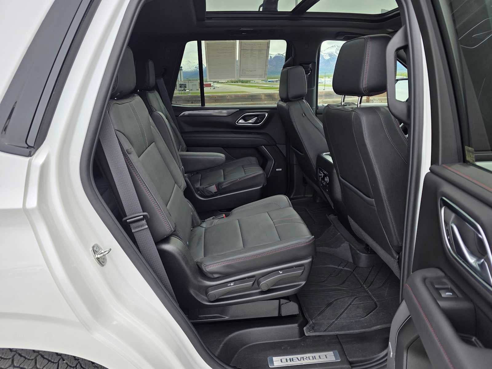 Used 2024 Chevrolet Tahoe RST w/ Luxury Package AWD/4WD image 12