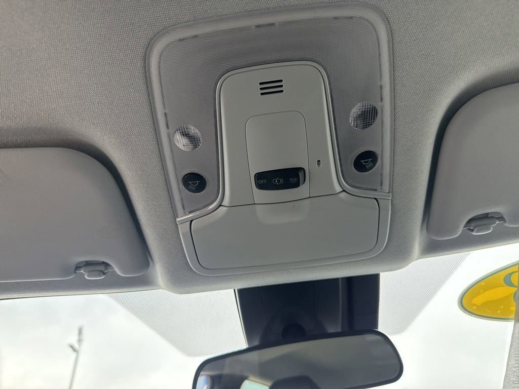 Used 2018 Toyota Prius Prime Premium image 30