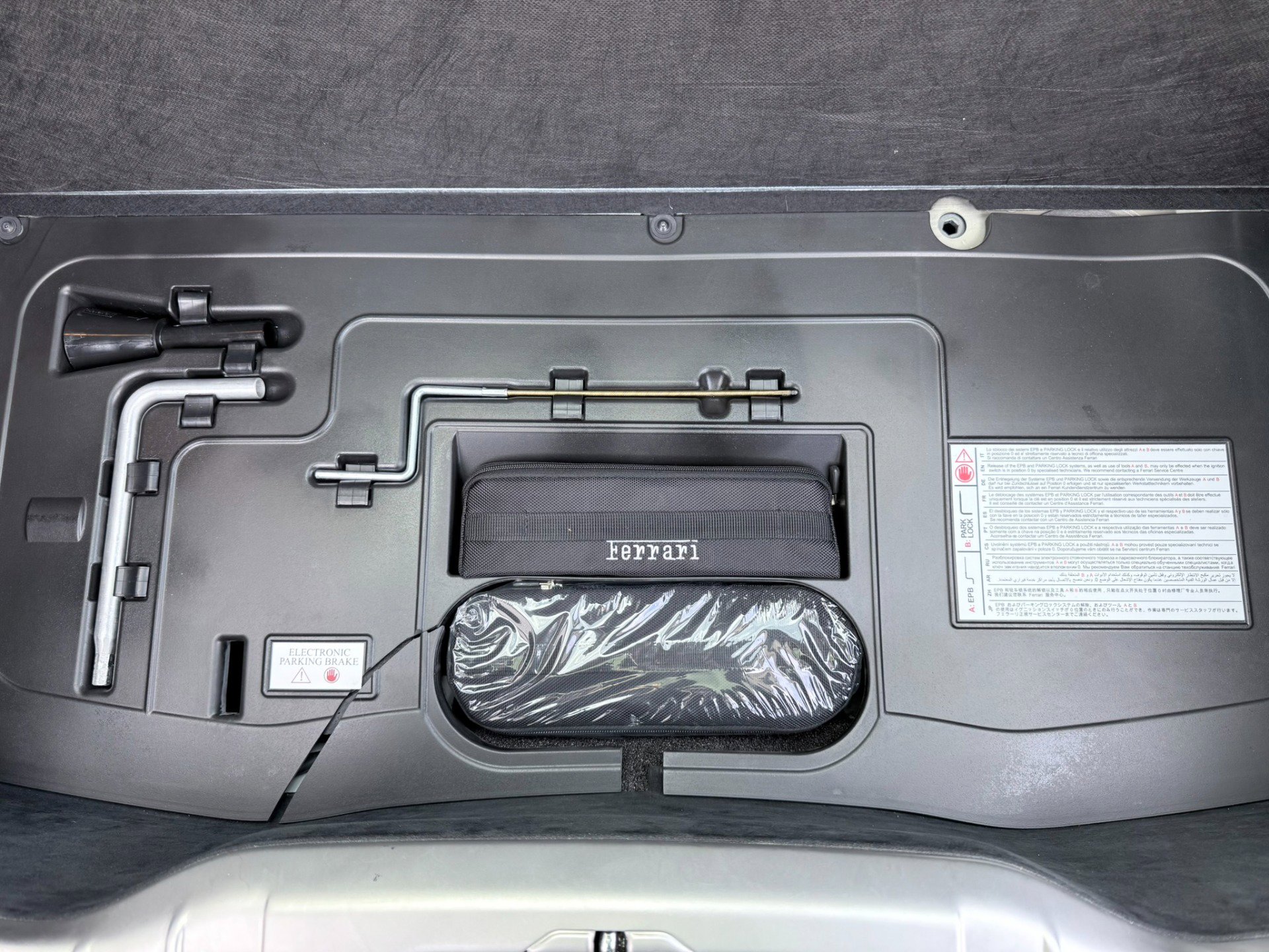 Used 2012 Ferrari FF image 42