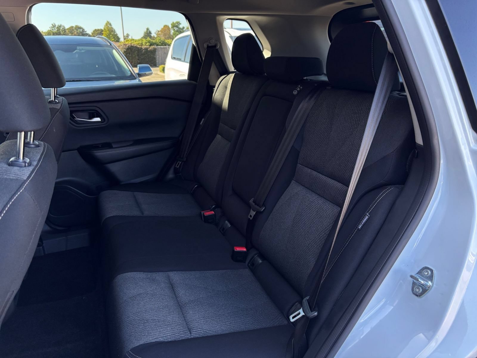Used 2025 Nissan Rogue SV FWD image 38