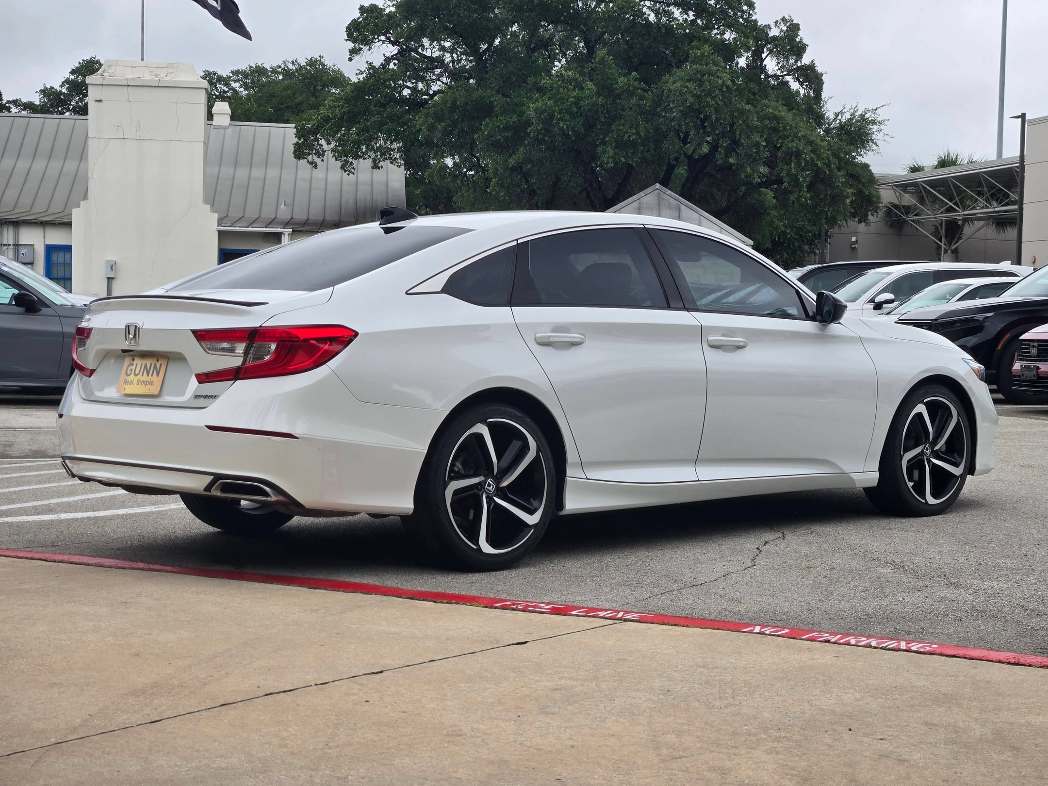 Used 2021 Honda Accord Sport image 3