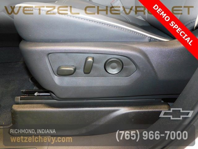 New 2025 Chevrolet Suburban Premier w/ Sun And Tow Package image 13