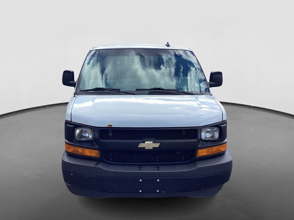 Used 2017 Chevrolet Express 2500 image 2