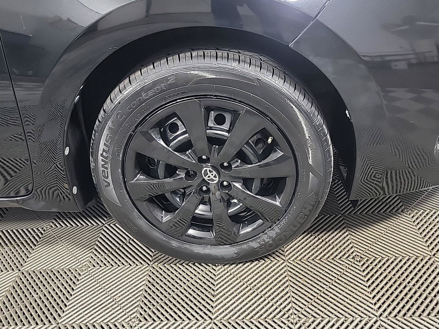 Used 2019 Toyota Corolla LE FWD image 3