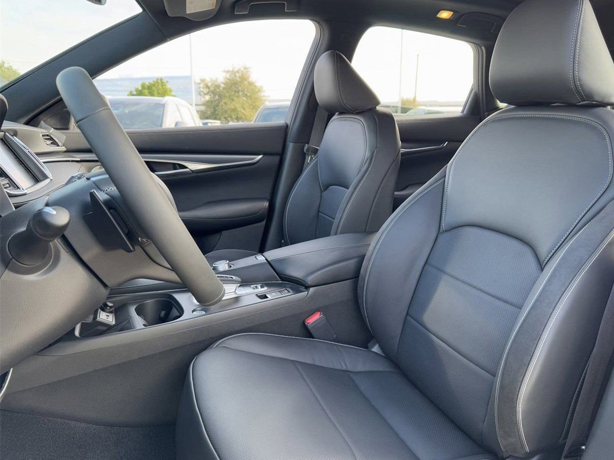 New 2025 INFINITI QX50 Sport image 23