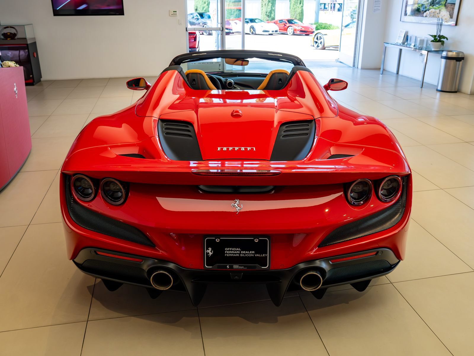 Certified 2021 Ferrari F8 Tributo RWD image 5