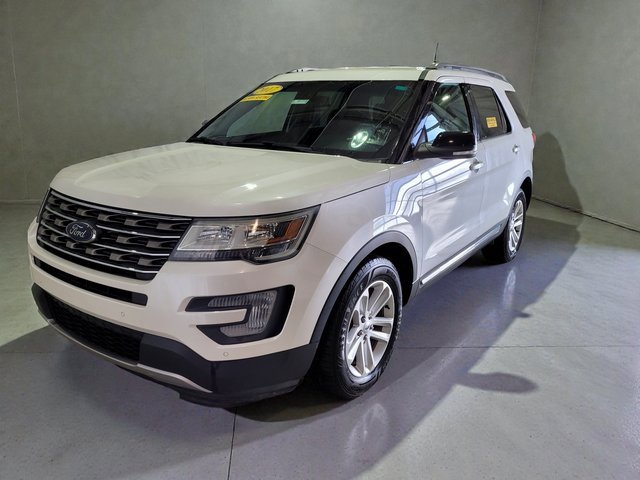 Used 2017 Ford Explorer XLT w/ Equipment Group 202A image 22
