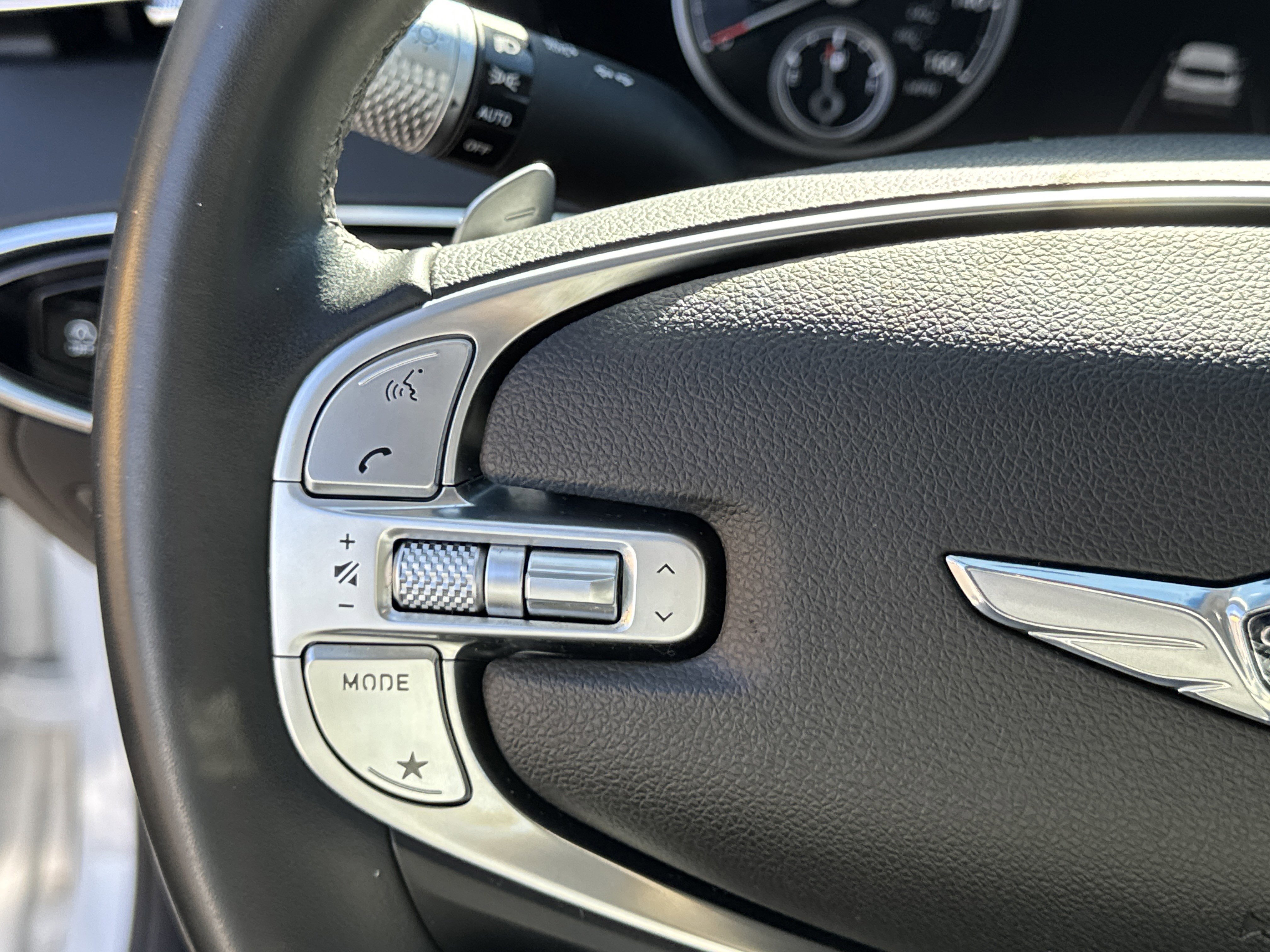 Used 2022 Genesis GV70 2.5T w/ Select Package image 25