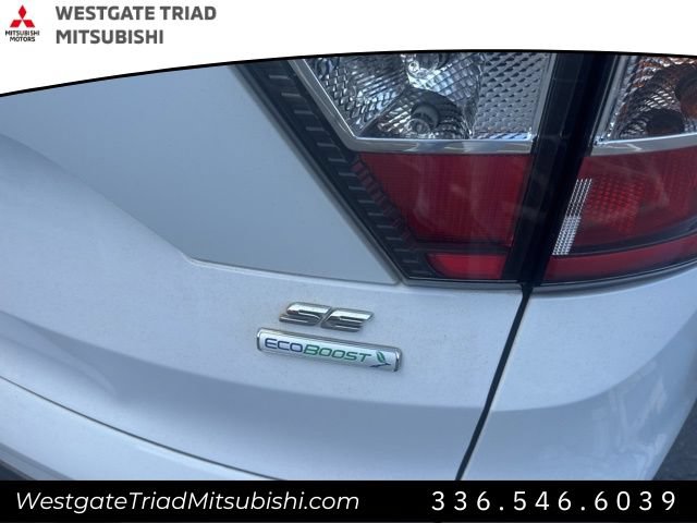 Used 2018 Ford Escape SE w/ Ford Safe & Smart Package FWD image 12
