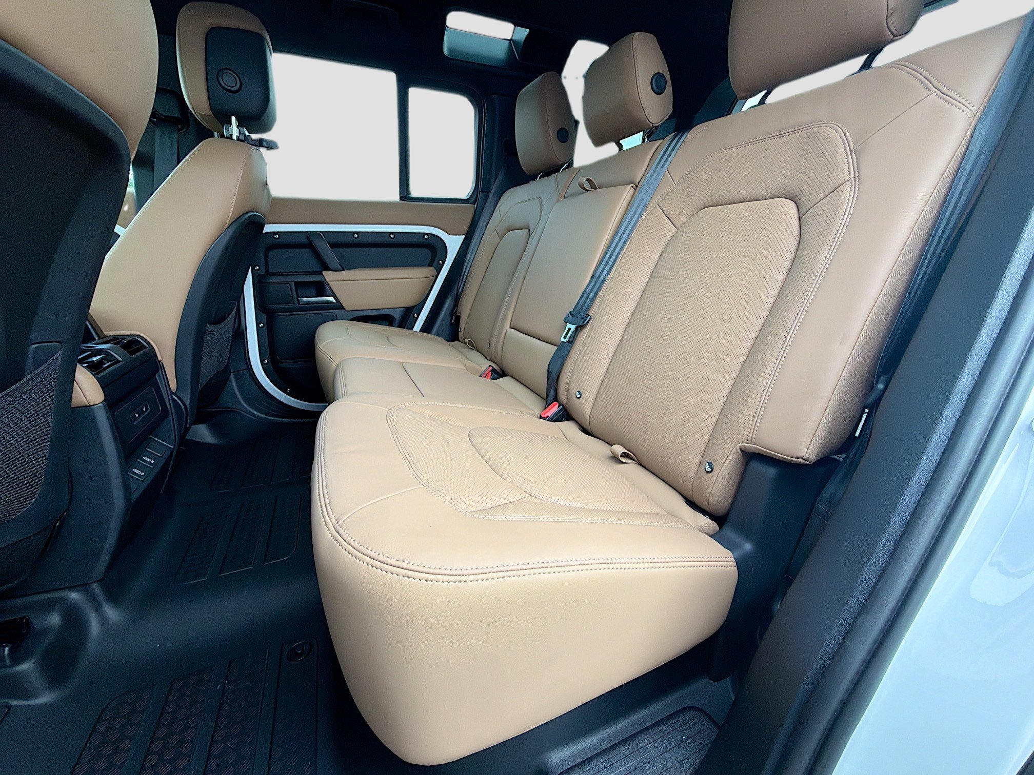 New 2026 Land Rover Defender 110 X-Dynamic SE AWD/4WD image 21
