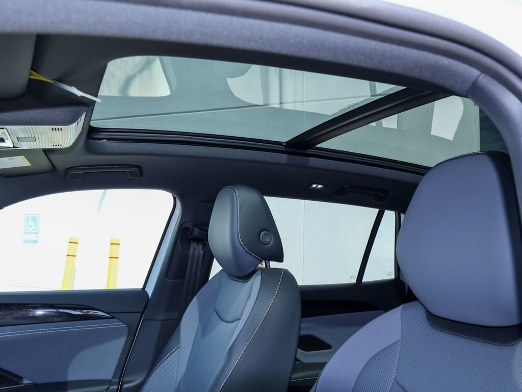 New 2026 Volkswagen Tiguan SE R-Line FWD image 13