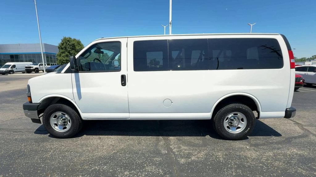 Used 2022 Chevrolet Express 2500 LS w/ Driver Convenience Package RWD image 5