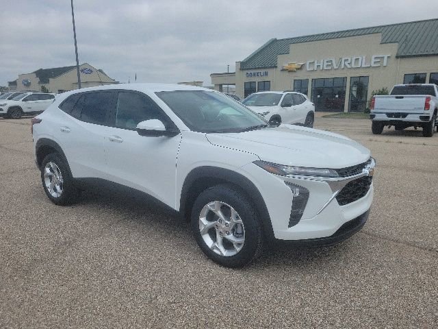 New 2026 Chevrolet Trax LS w/ LS Convenience Package FWD image 18