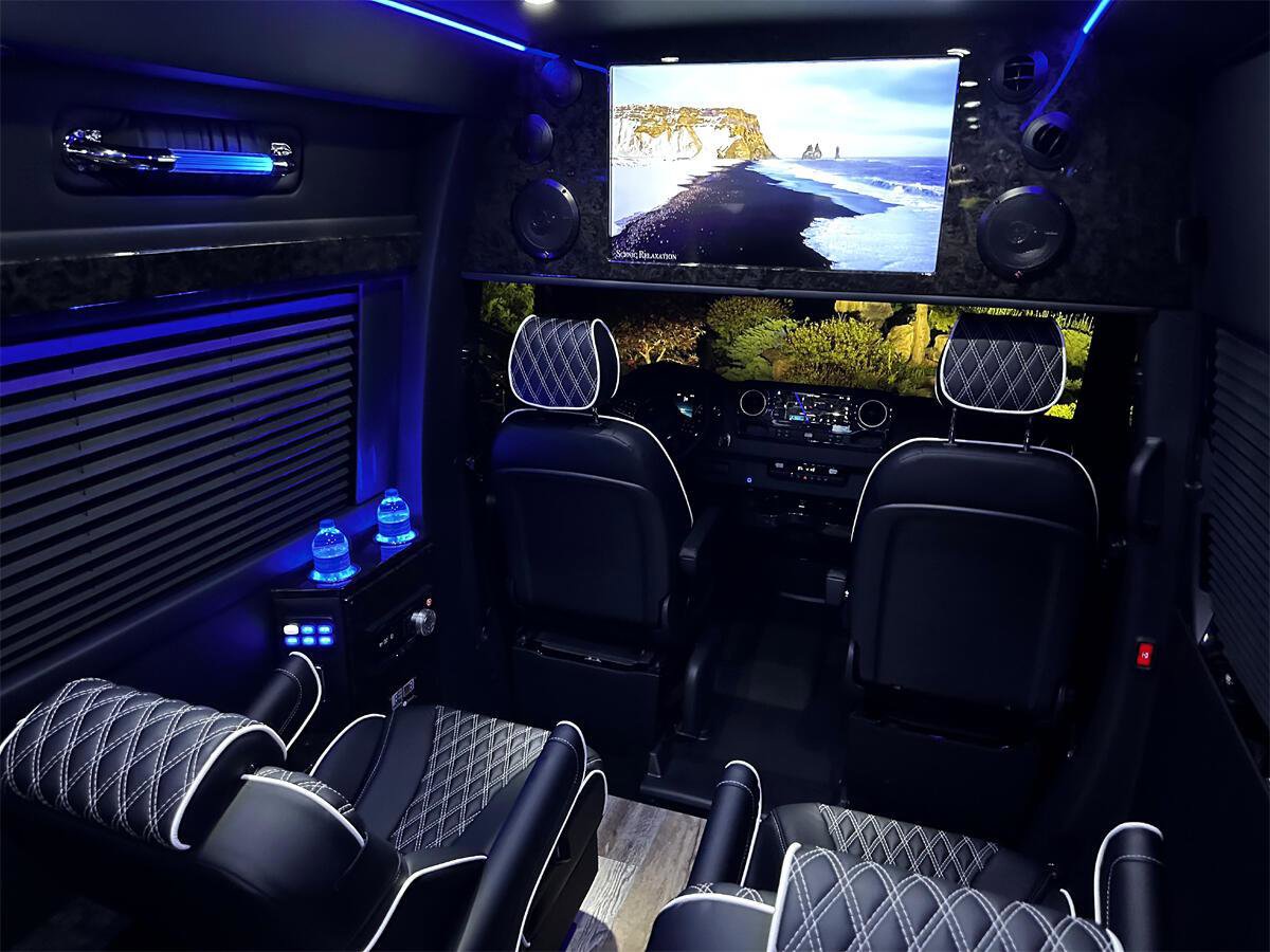 Used 2024 Mercedes-Benz Sprinter 3500 image 5