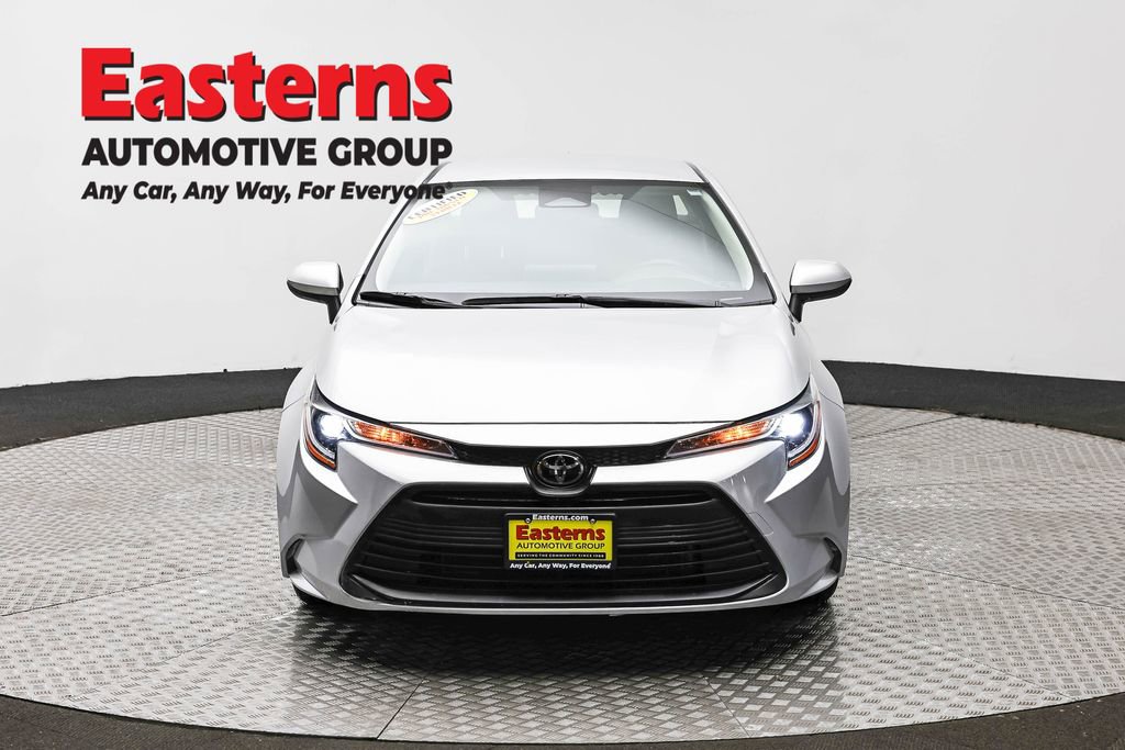 Used 2023 Toyota Corolla LE FWD image 2