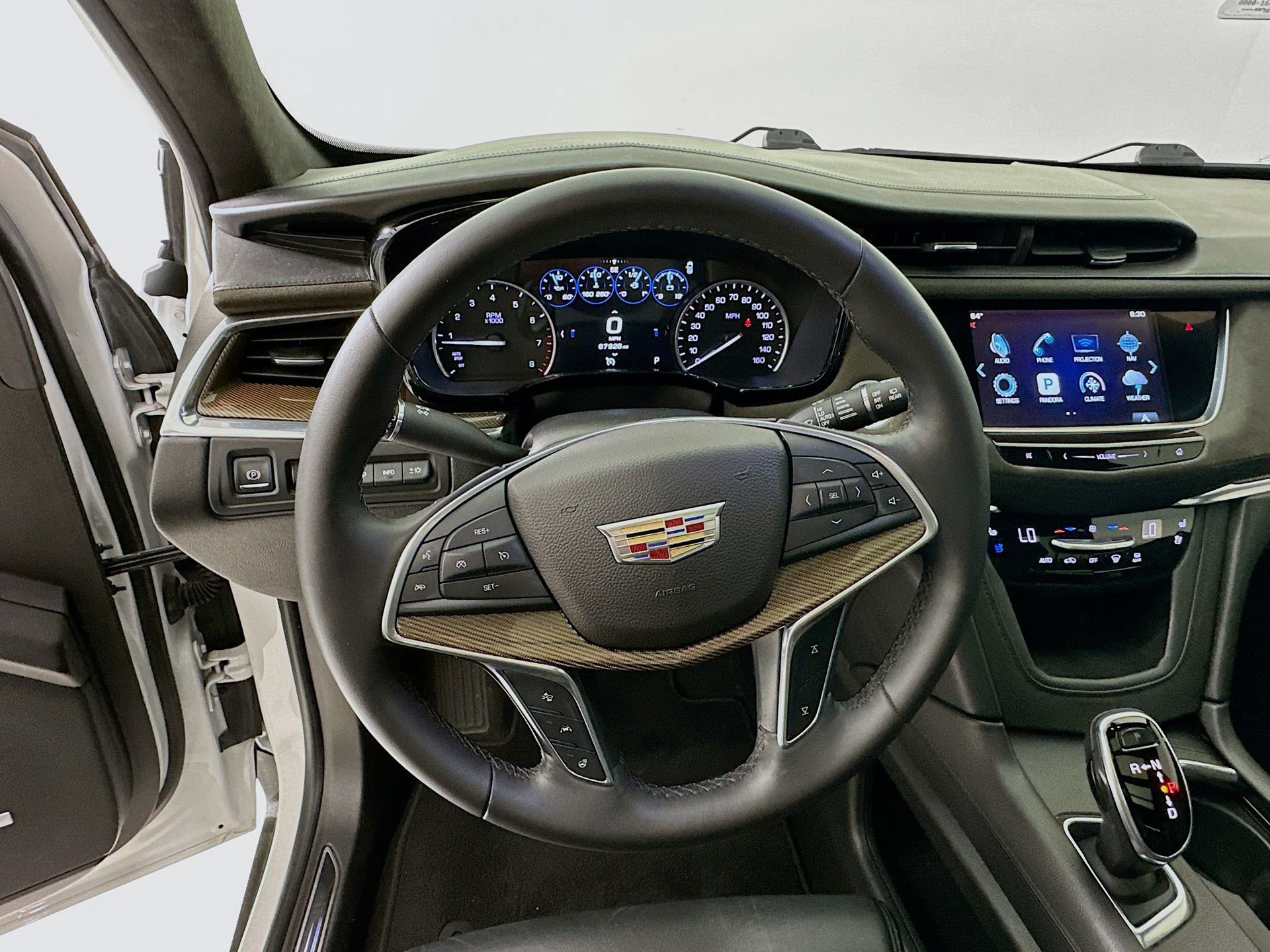 Used 2017 Cadillac XT5 Platinum image 12