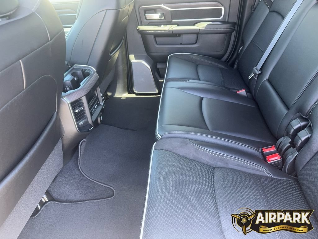 New 2026 RAM 2500 Laramie AWD/4WD image 18