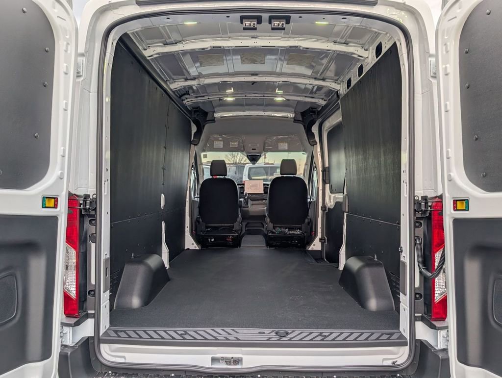 New 2026 Ford Transit 250 148 Medium Roof w/ Load Area Protection Package image 10