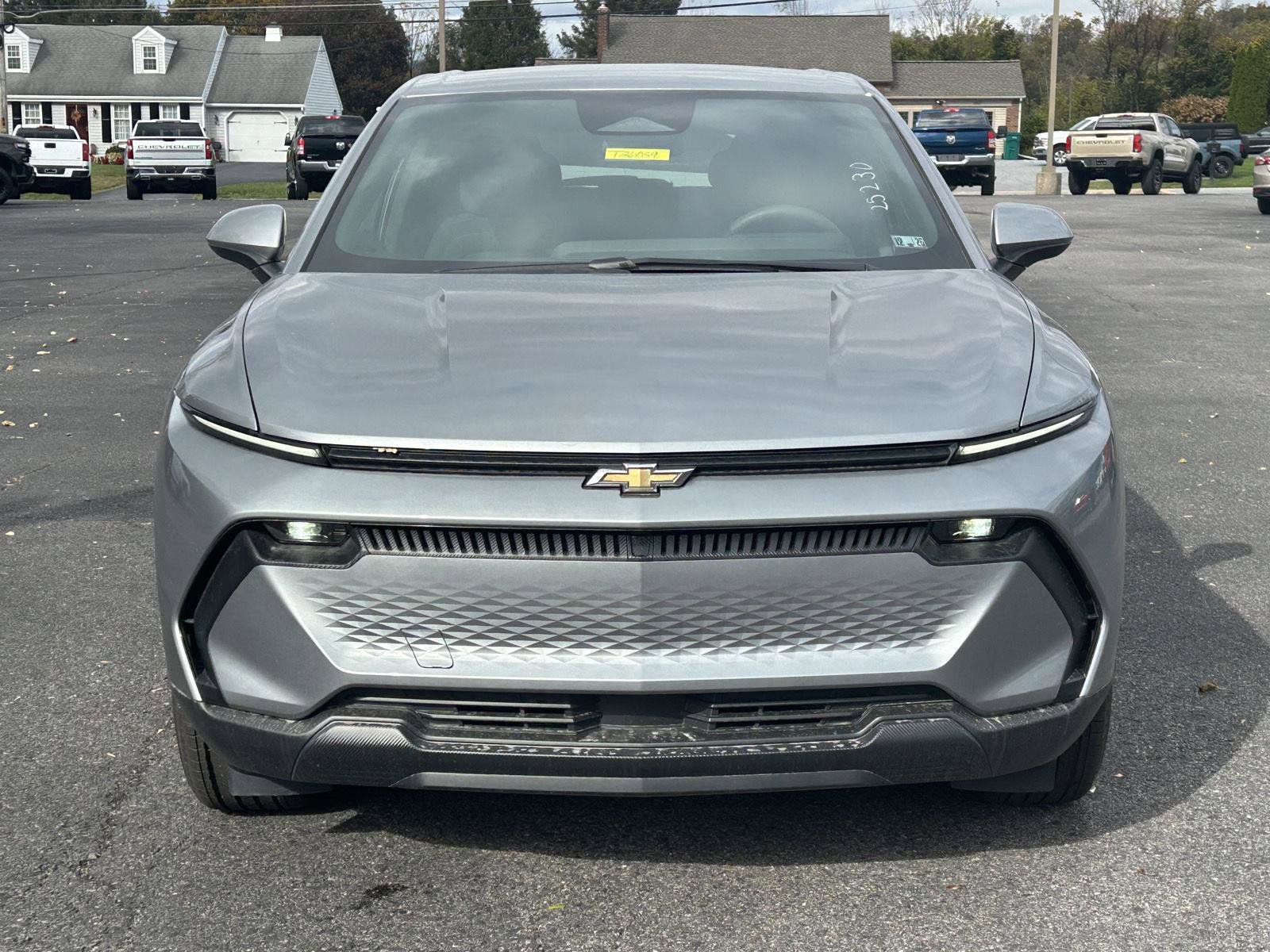 New 2026 Chevrolet Equinox EV LT image 2