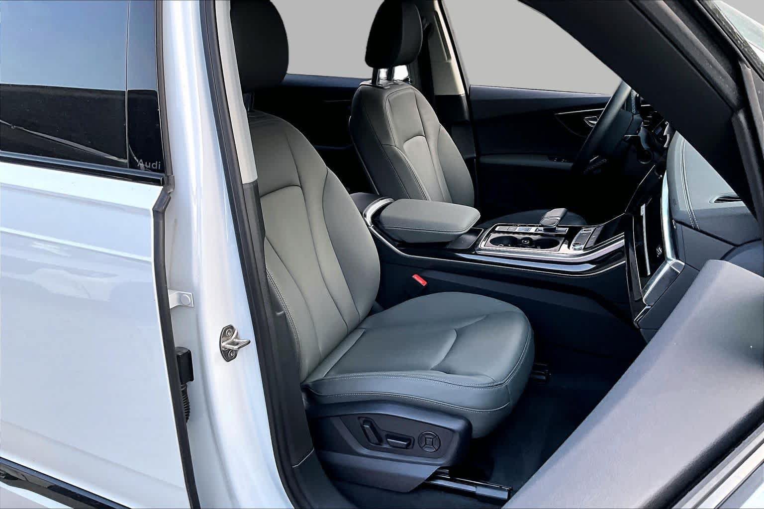 Certified 2026 Audi Q7 2.0T Premium AWD/4WD image 9