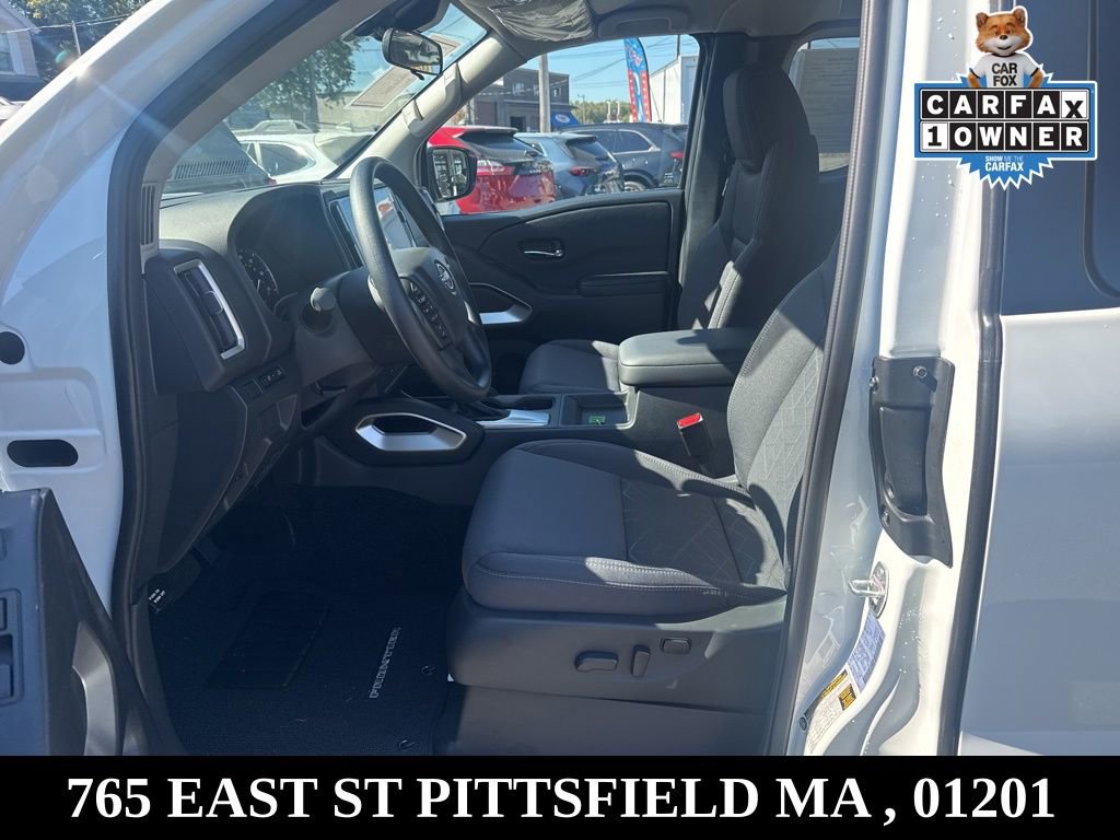 Used 2025 Nissan Frontier SV image 11