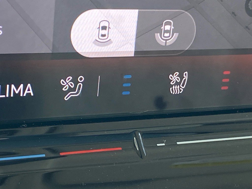 New 2025 Volkswagen ID. Buzz 1st Edition image 10