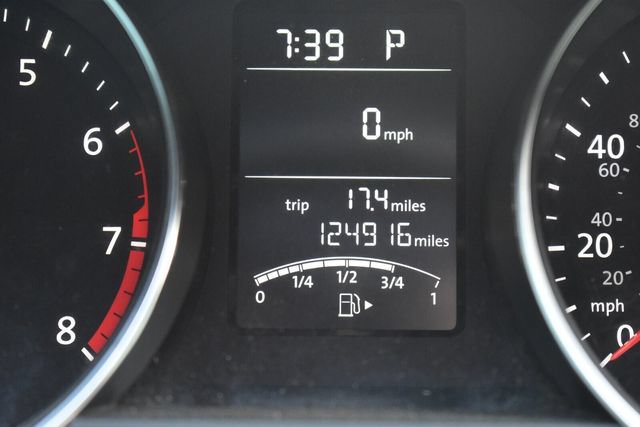 Used 2015 Volkswagen Jetta Sport FWD image 17