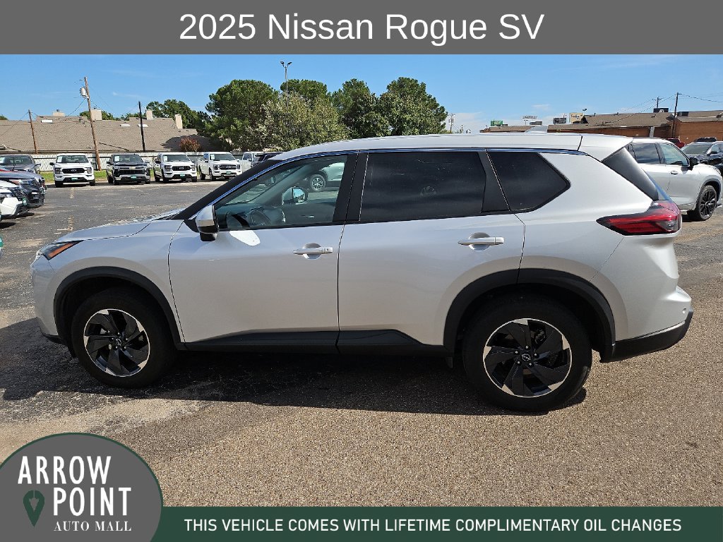 Used 2025 Nissan Rogue SV FWD image 7
