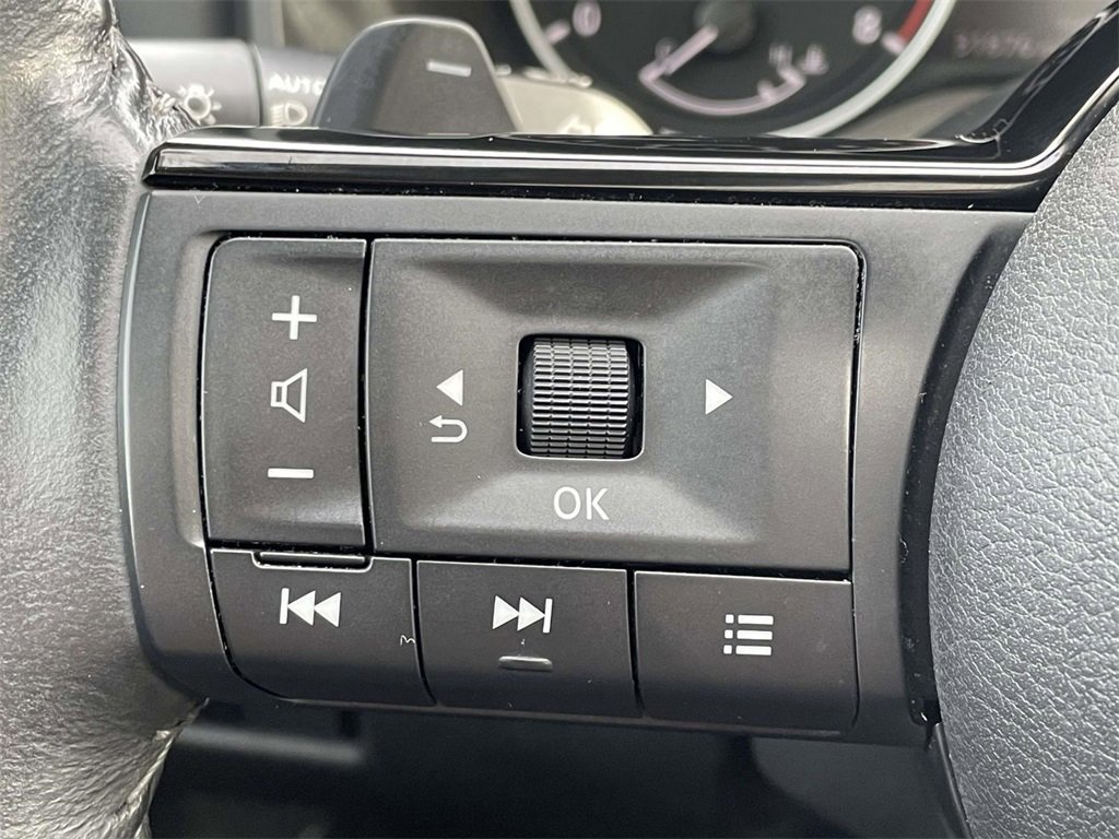 Used 2023 Nissan Rogue SV w/ SV Premium B Package image 23