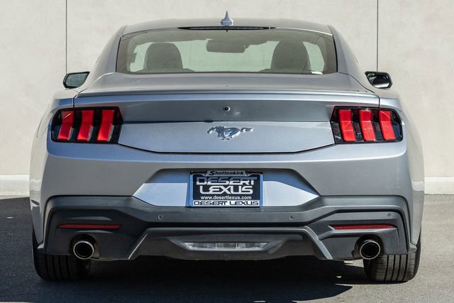 Used 2024 Ford Mustang Premium image 4