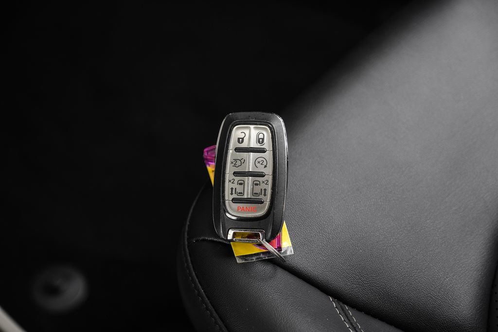 Used 2024 Chrysler Pacifica Touring-L FWD image 70
