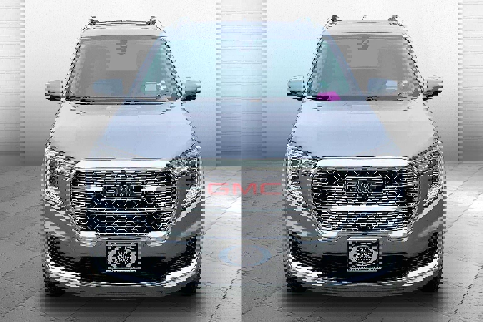 Used 2024 GMC Terrain Denali w/ Denali Premium Package AWD/4WD image 2