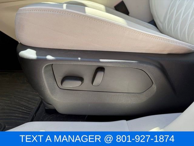 Used 2023 Buick Envision Avenir AWD/4WD image 19