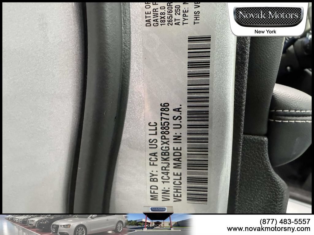 Used 2023 Jeep Grand Cherokee L Limited w/ Luxury Tech Group II AWD/4WD image 22