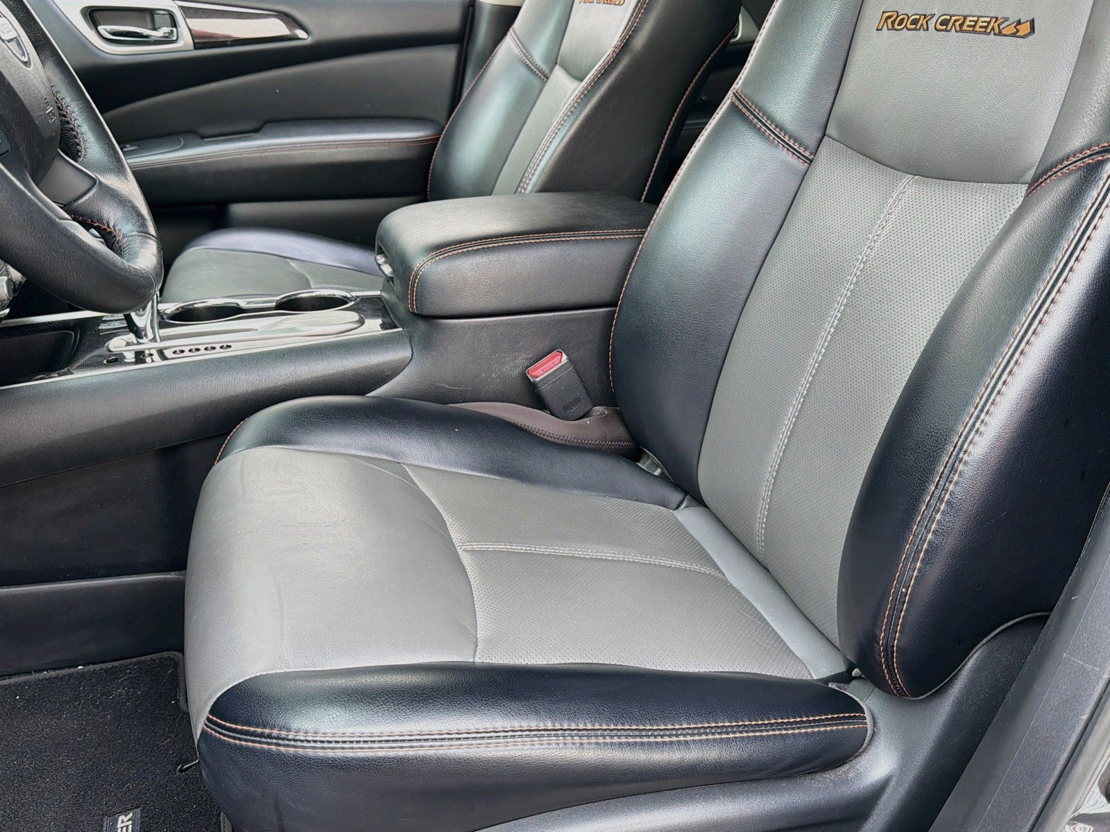 Used 2019 Nissan Pathfinder SL FWD image 45