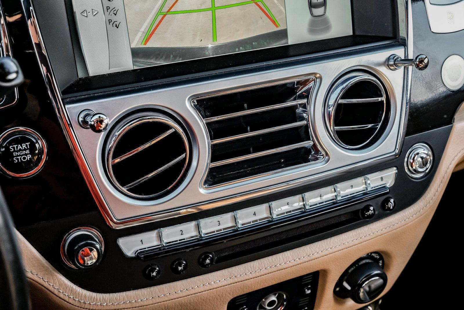 Used 2015 Rolls-Royce Ghost image 30