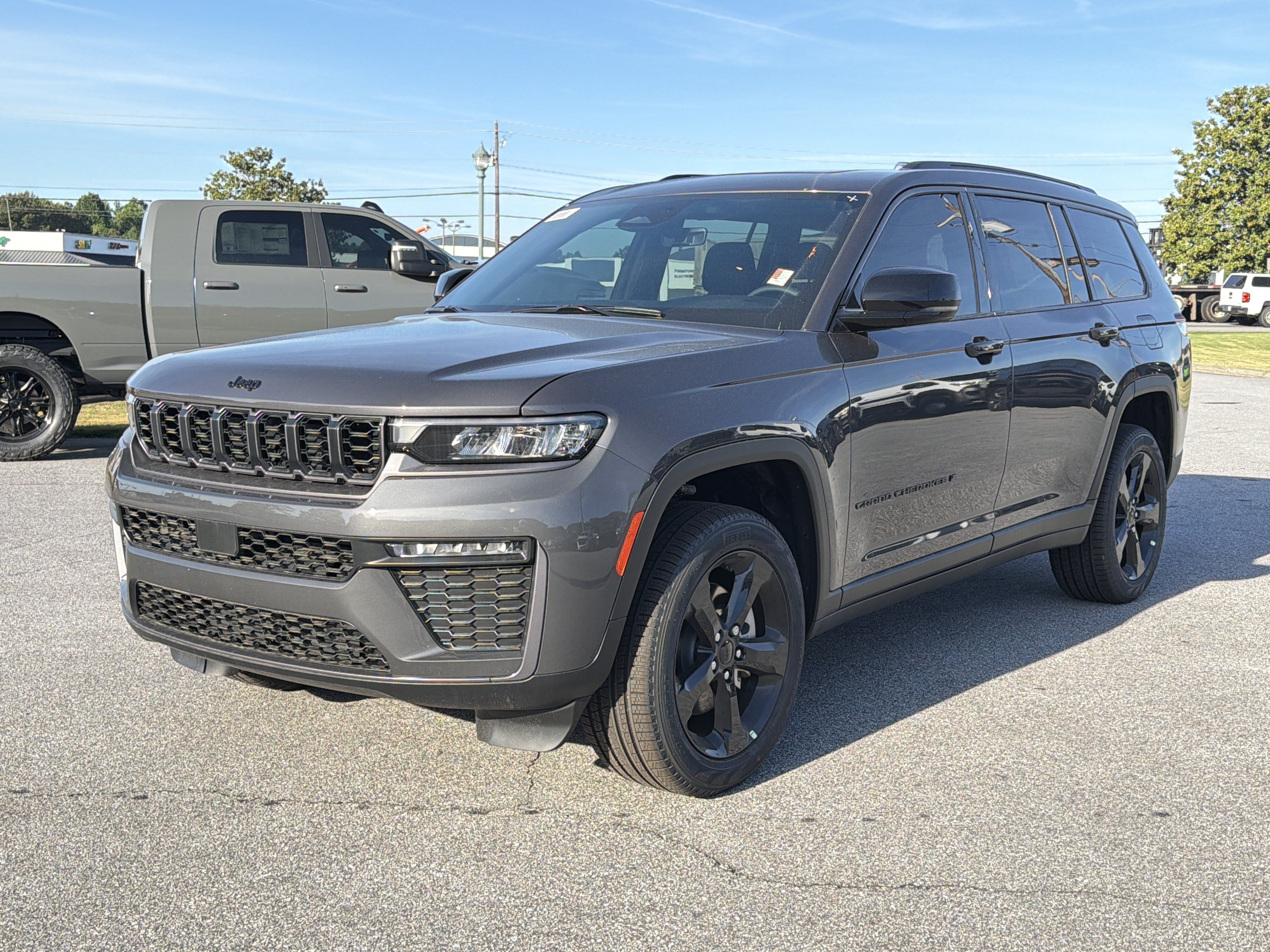 New 2026 Jeep Grand Cherokee L Limited w/ Limited Altitude Package AWD/4WD image 2