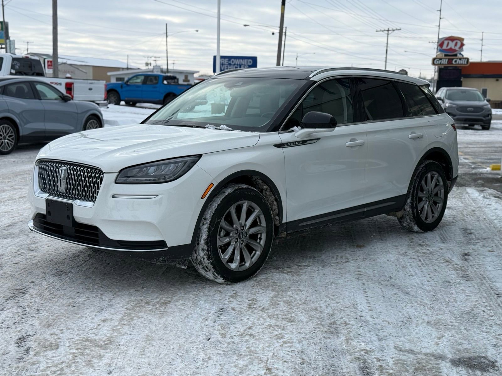 Used 2022 Lincoln Corsair AWD w/ Premium Package image 3