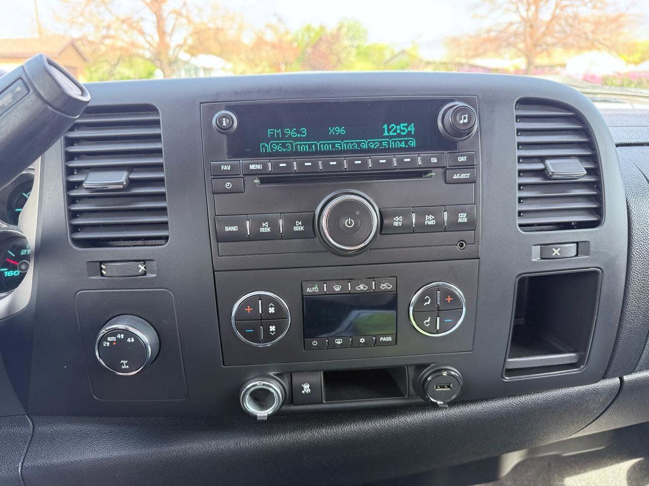 Used 2010 Chevrolet Silverado 1500 LT image 14