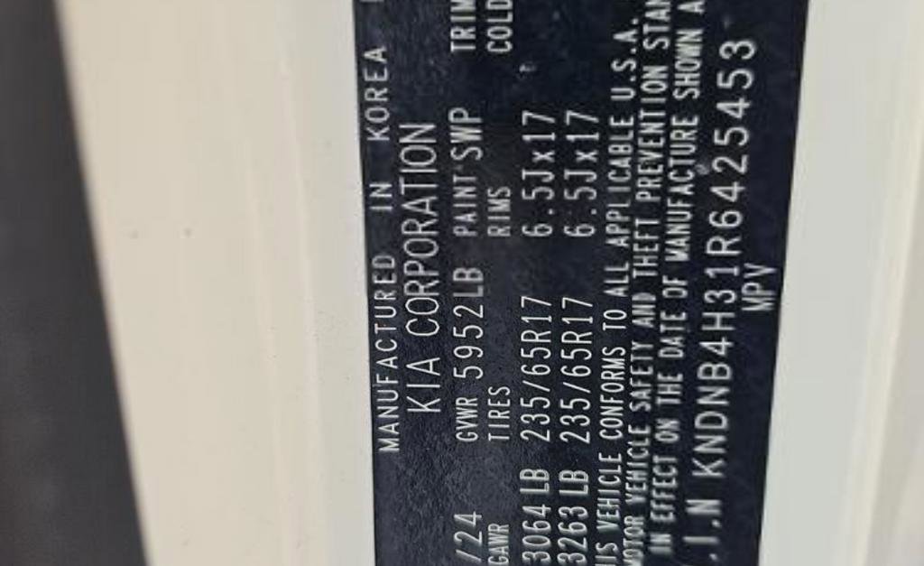 Used 2024 Kia Carnival LX image 38