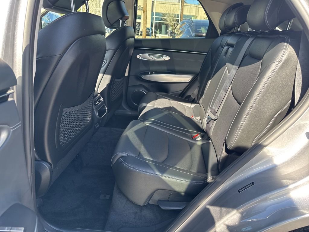 Used 2025 Genesis GV70 2.5T w/ Select Package image 41