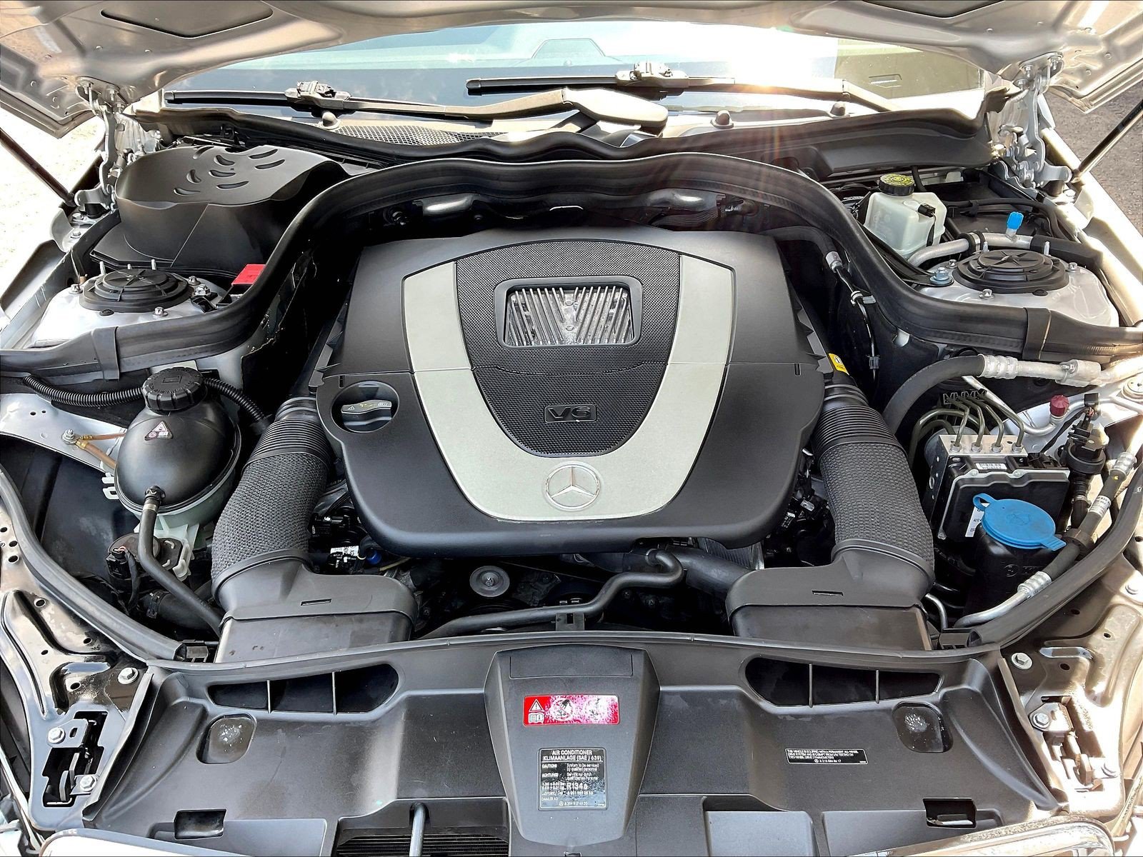 Used 2010 Mercedes-Benz E 350 4MATIC Sedan image 30