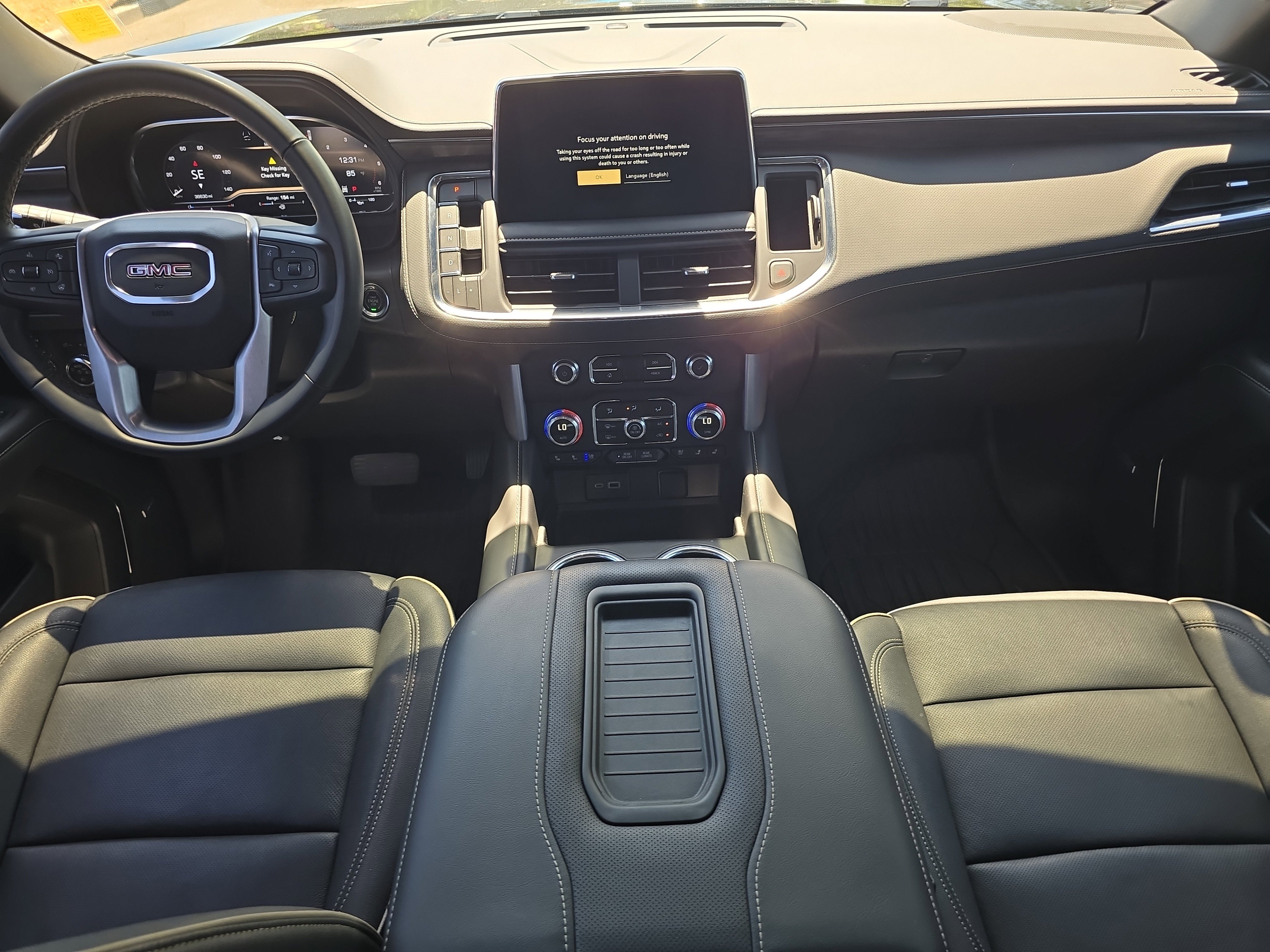 Used 2023 GMC Yukon SLT w/ SLT Luxury Package AWD/4WD image 13