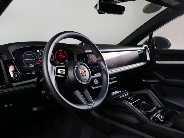 Certified 2026 Porsche Cayenne Coupe AWD/4WD image 4