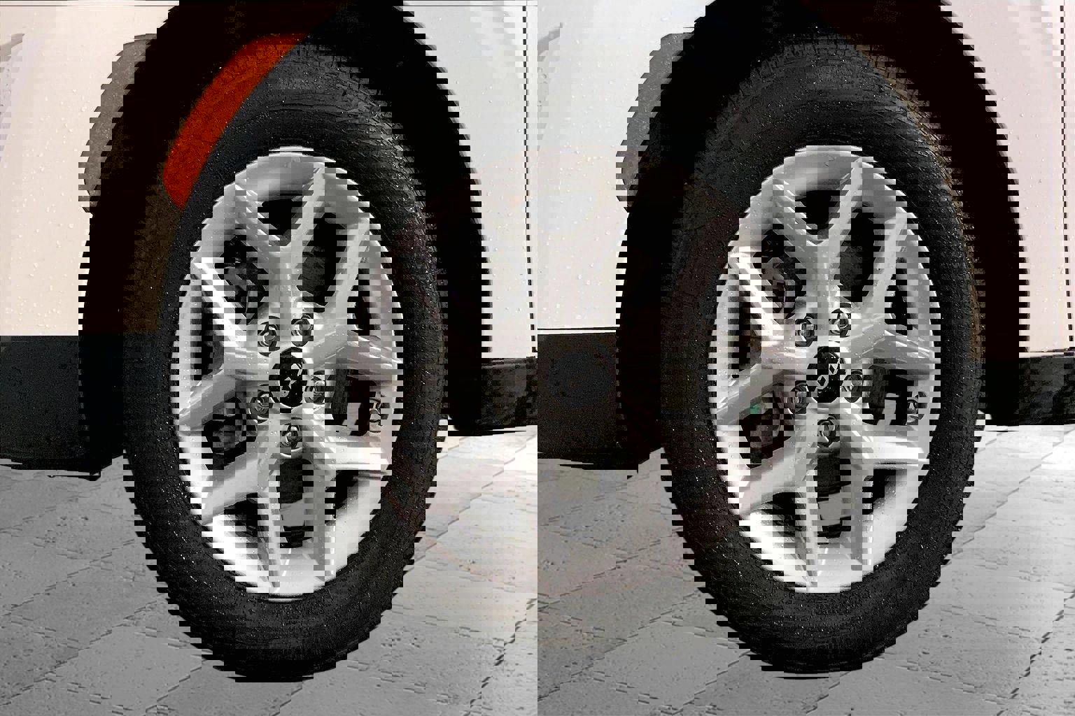 Used 2025 Kia Soul LX FWD image 9