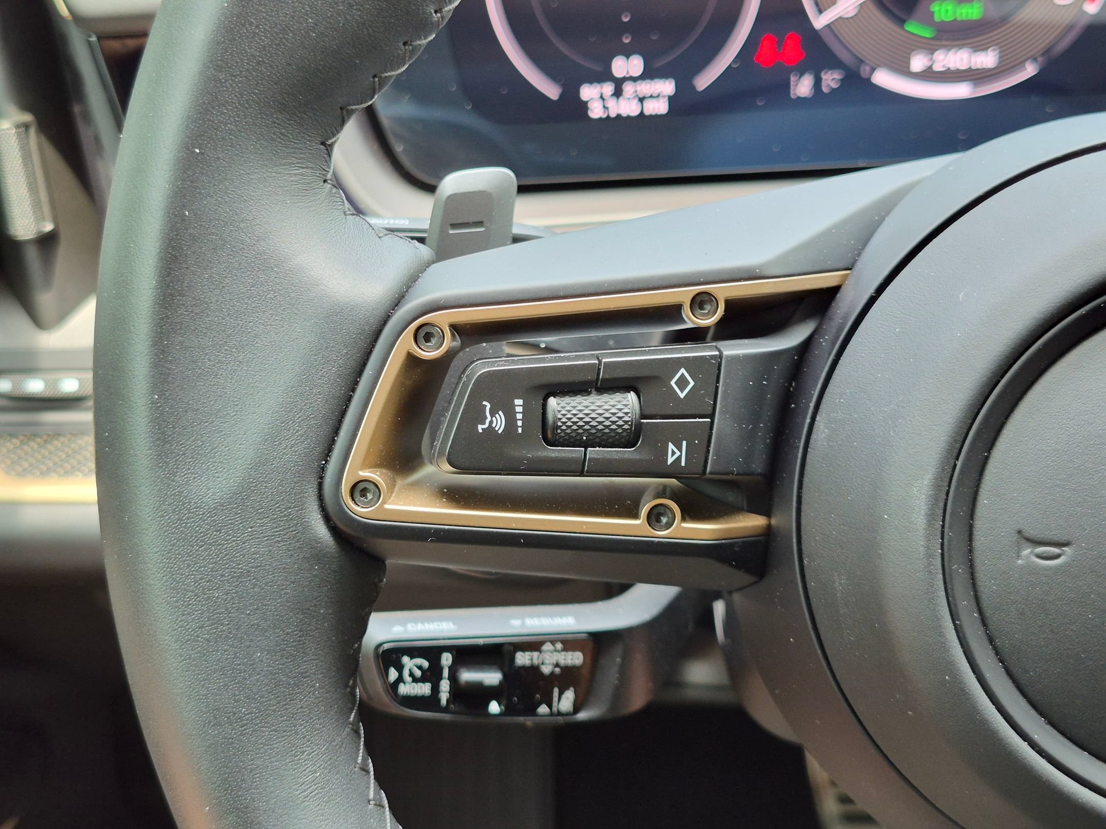 Certified 2026 Porsche Cayenne Turbo AWD/4WD image 9