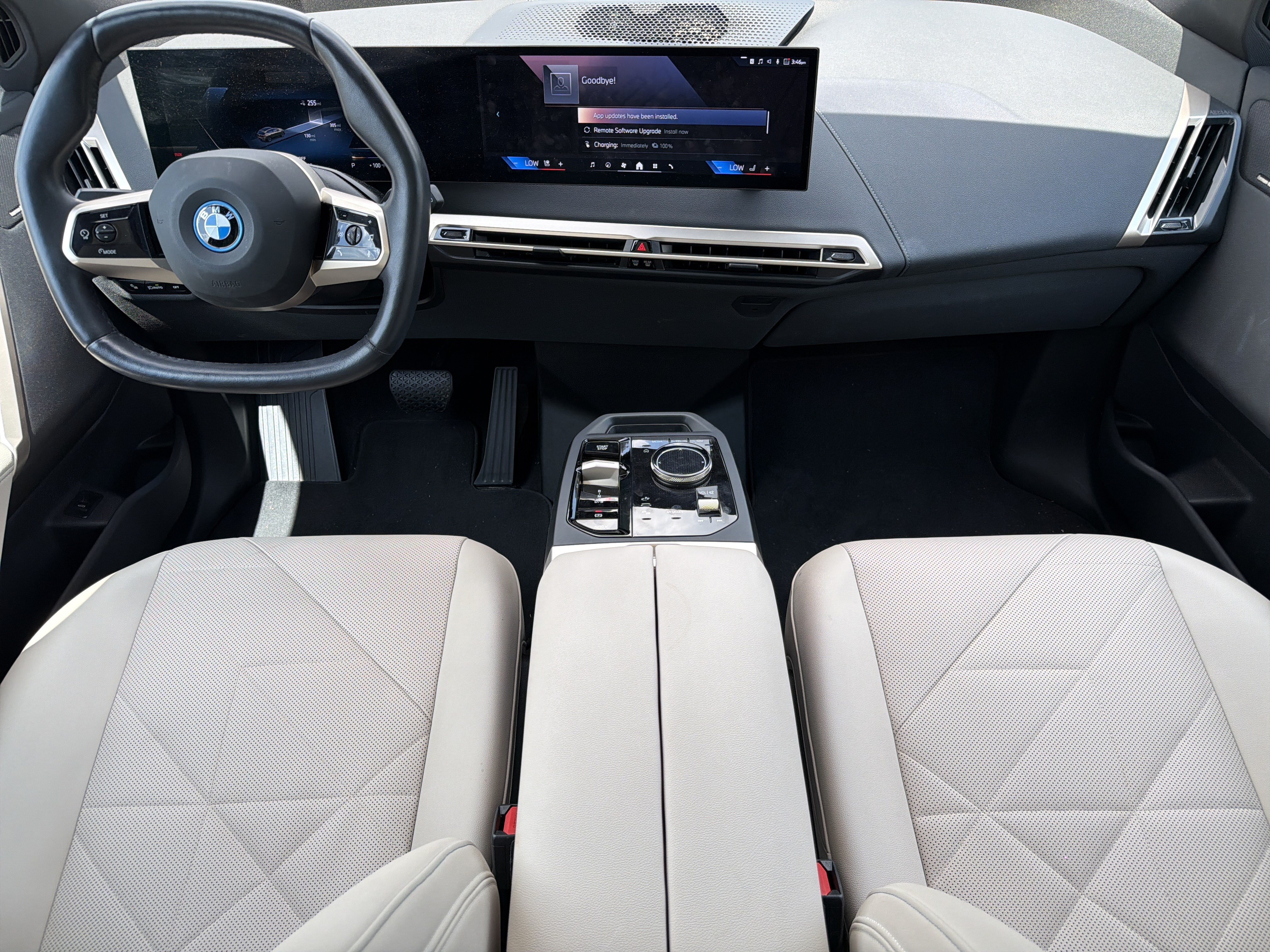 Used 2024 BMW iX xDrive50 w/ Sport Package AWD/4WD image 3