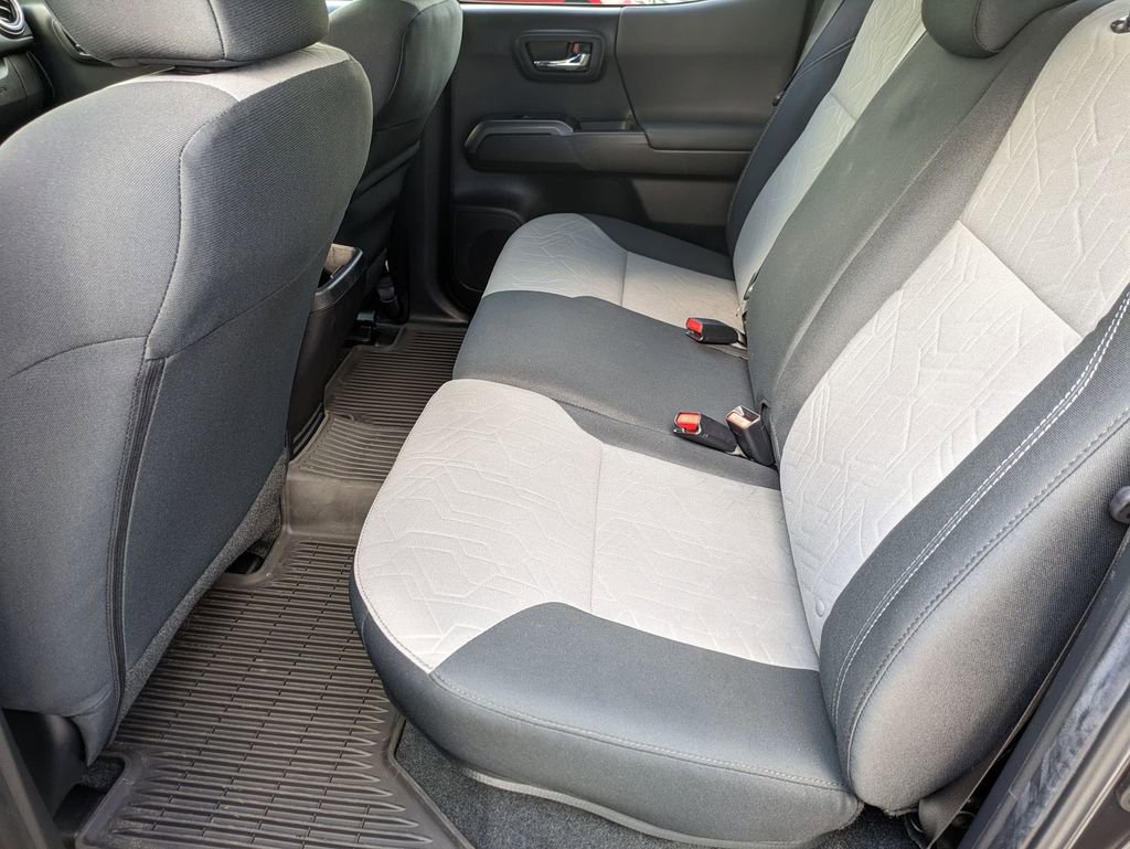 Used 2022 Toyota Tacoma TRD Off-Road image 22